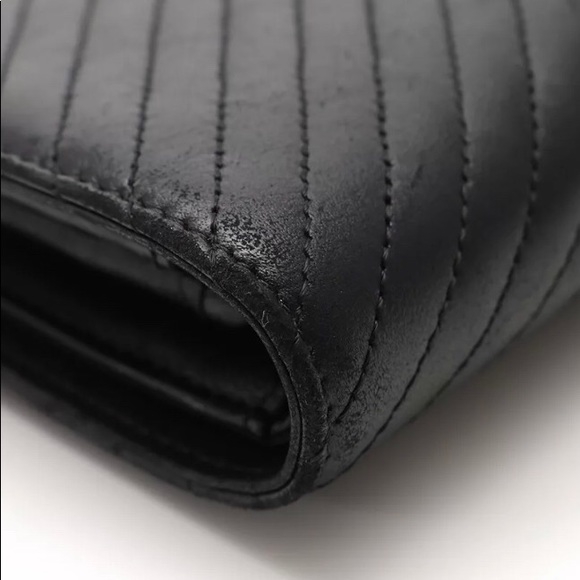 CHANEL V-stitch Folded Long Wallet - Picture 6 of 8